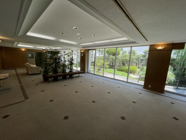 ローズハイツ芦屋のエントランス