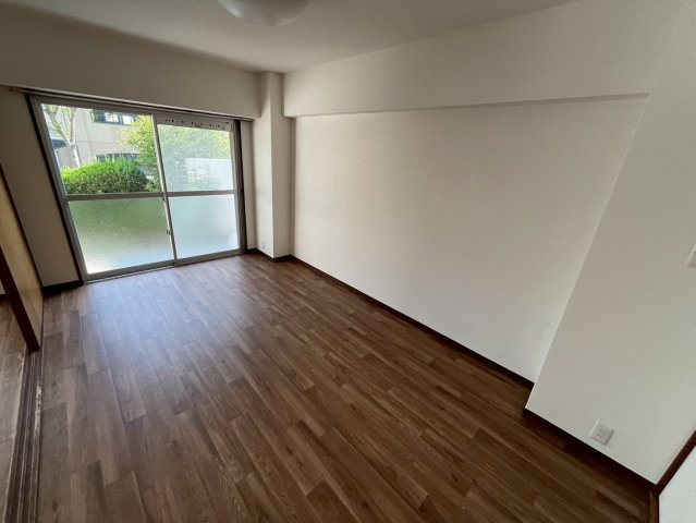 ローズハイツ芦屋の居間・リビング