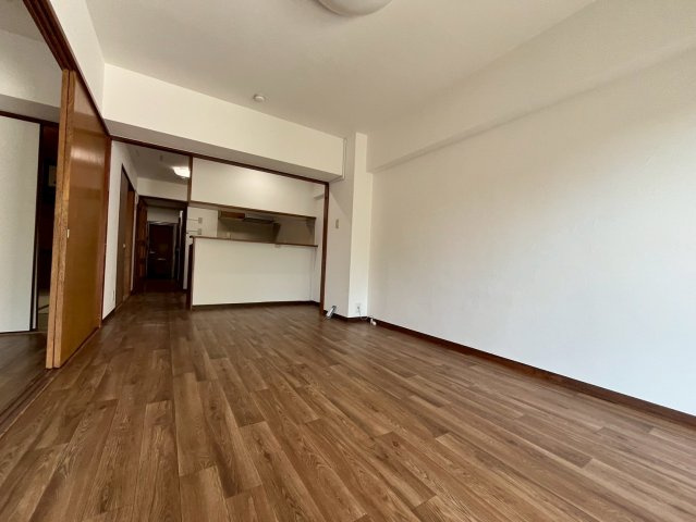 ローズハイツ芦屋の居間・リビング