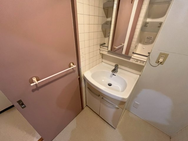 ローズハイツ芦屋の洗面所