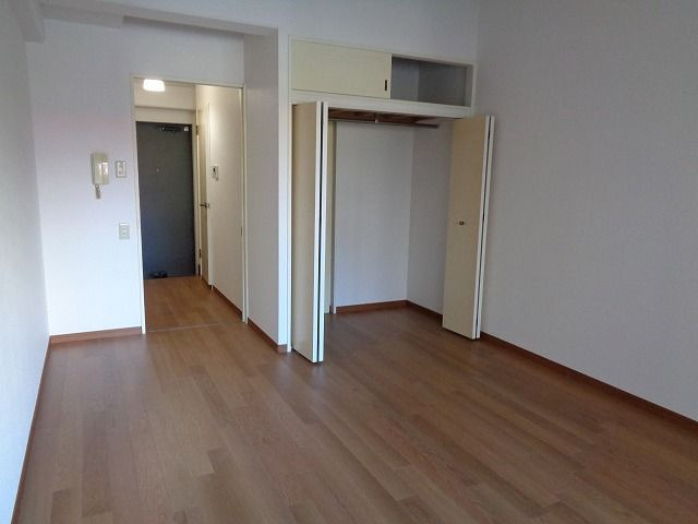 リバティ高砂六番館の居間・リビング