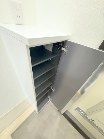 シティハイム　ワカクサの玄関