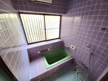 東松山市大谷 中古戸建の浴室|コンパクトで使いやすいお風呂です
