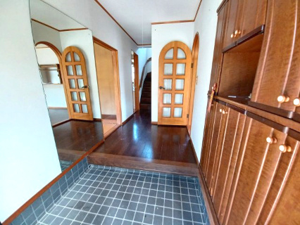 東松山市大谷 中古戸建の玄関