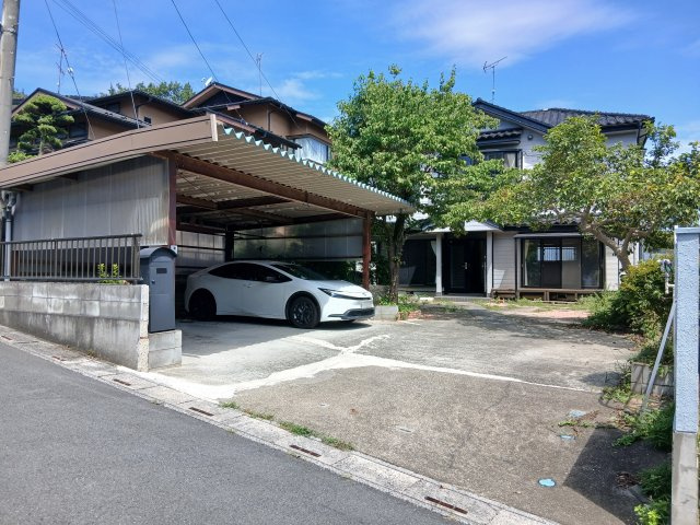 東松山市大谷 中古戸建の駐車場