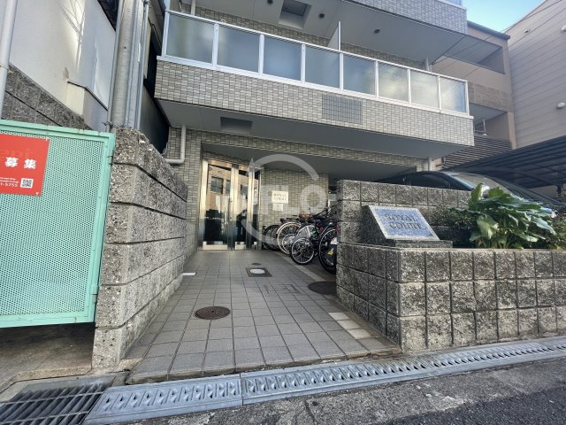 ロイヤルコートのエントランス|ロイヤルコート　エントランス