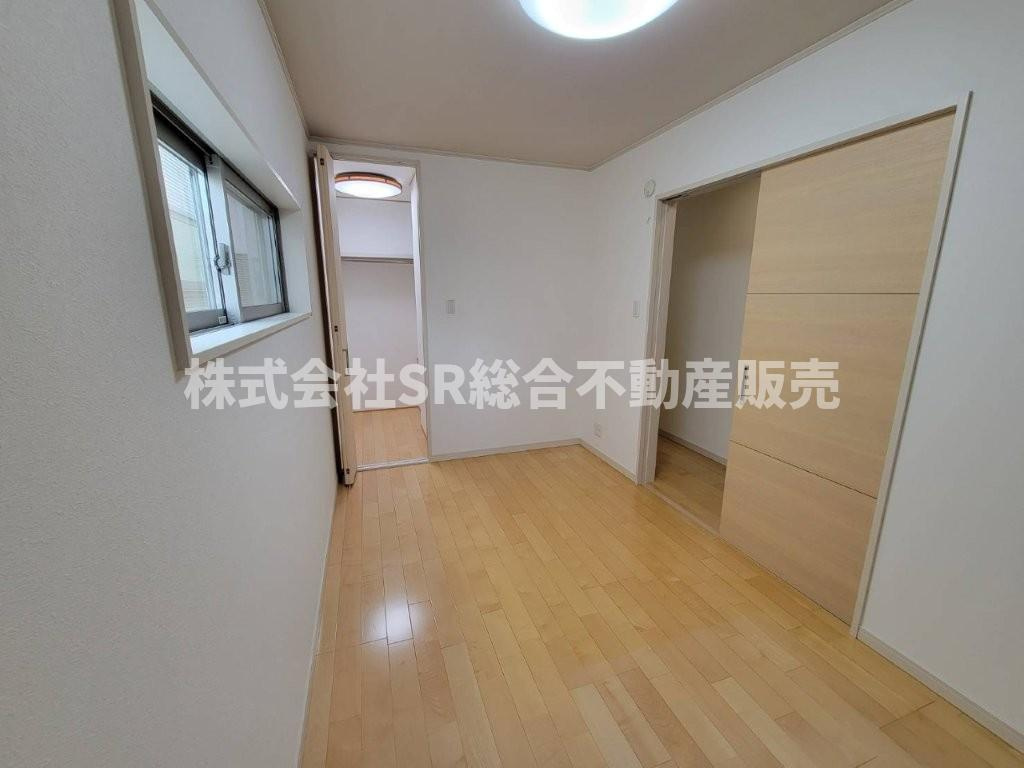 花園西町2丁目中古戸建の洋室|個人の部屋や寝室として使える洋室です