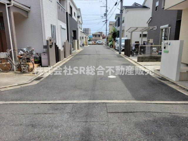 花園西町2丁目中古戸建の前面道路含む現地写真|前面道路含む現地写真です