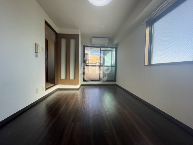 ロイヤルコートの居間・リビング|ロイヤルコート　洋室