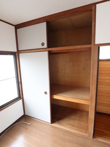 郷曽中古戸建の洋室