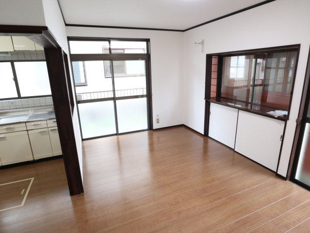 郷曽中古戸建の居間・リビング