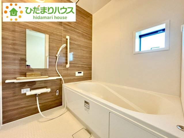 野田市堤台281番2　新築戸建　B号棟の浴室|今日も１日お疲れでした。広いお風呂で疲れを癒してください、、、♡							
