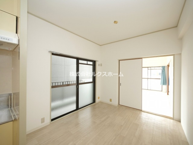 青葉丘ハイツの居間・リビング