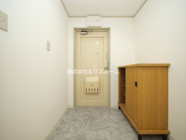 青葉丘ハイツの玄関