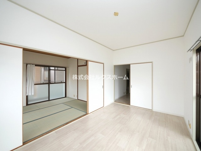 青葉丘ハイツの居間・リビング