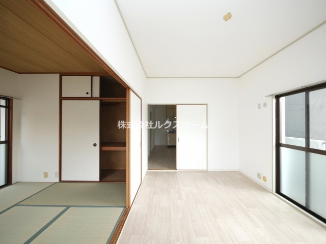 青葉丘ハイツの居間・リビング