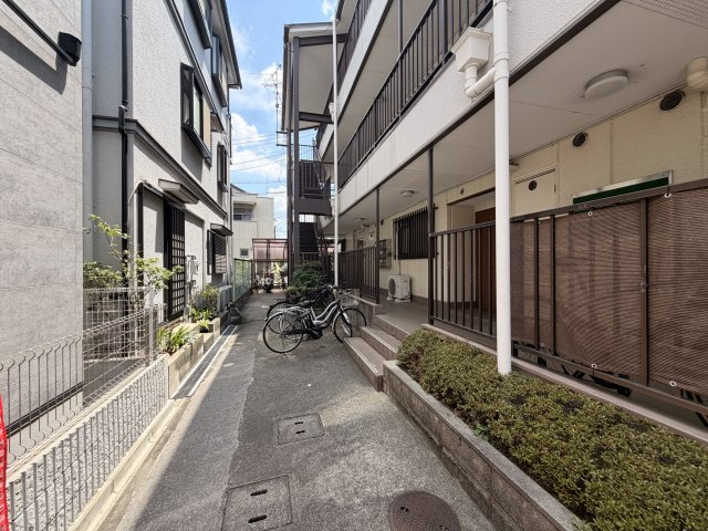 フルールハイツのエントランス