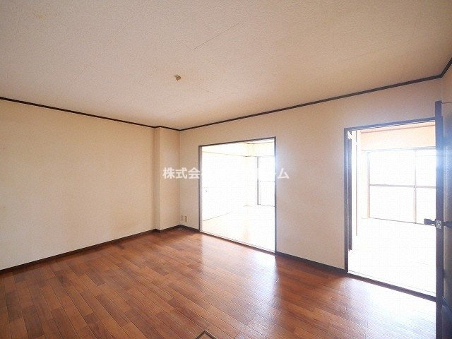 清涼ハイツの居間・リビング|ゆったり過ごせるリビングです