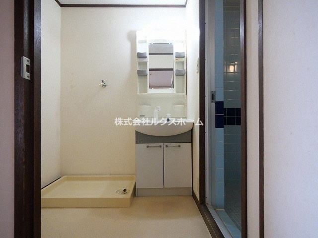 清涼ハイツの洗面所|脱衣スペースもあります