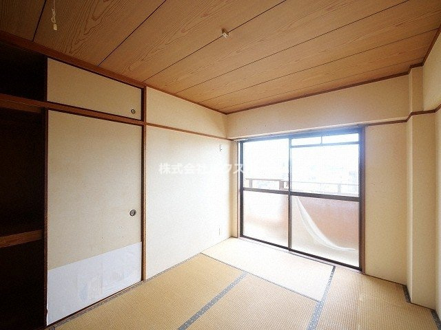 清涼ハイツの和室|明るい和室です