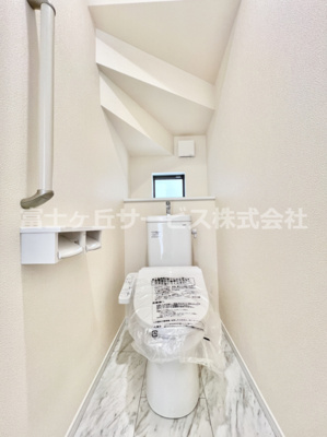 【トイレ】 | 駿東郡長泉町下土狩 新築一戸建て A号棟 | 2Fのトイレです