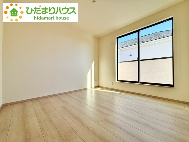 野田市堤台281番2　新築戸建　E号棟の洋室|バルコニーに面していて、たっぷり光りの入る明るい子供部屋です！							
