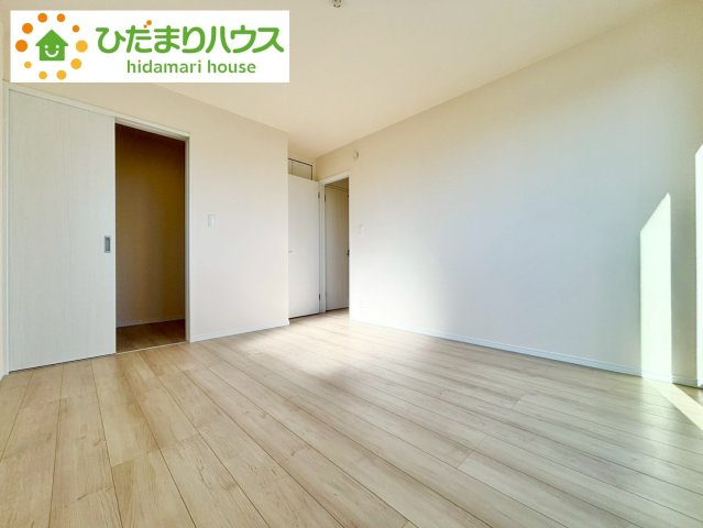 野田市堤台281番2　新築戸建　F号棟の寝室|大きなベッドを置いても余裕の広さの主寝室♪♪					
