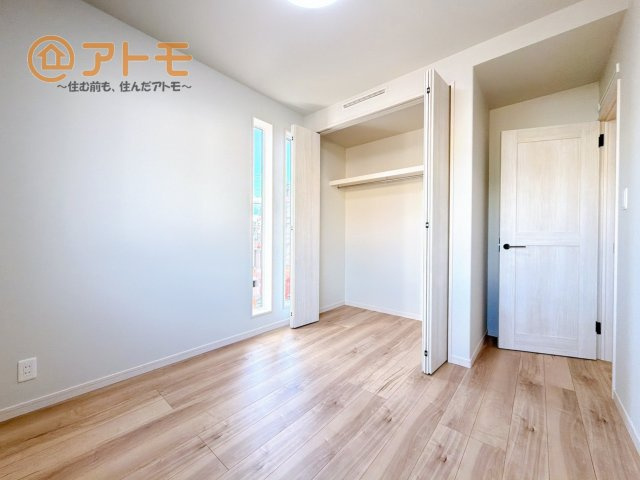 【子供部屋】 | 三島市谷田　新築一戸建て　3号棟 | 広々使える収納付きの洋室です♪