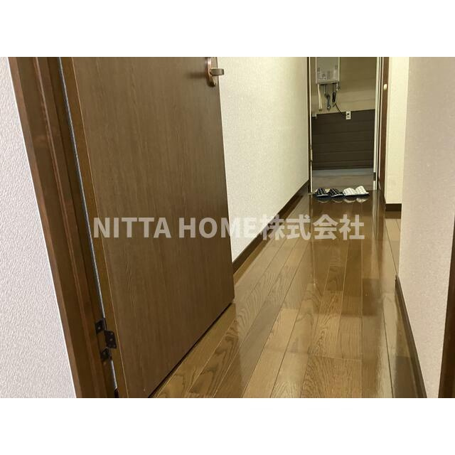ライフステージ広瀬安岡Ⅱの玄関|玄関廊下になります◎