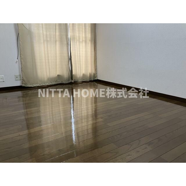 ライフステージ広瀬安岡Ⅱの居間・リビング|フローリングのお部屋です☆彡