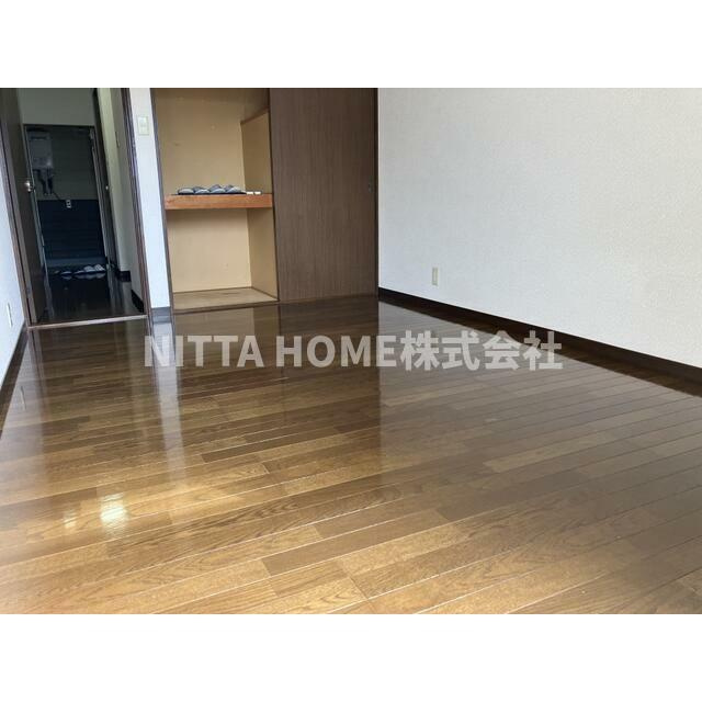 ライフステージ広瀬安岡Ⅱの洋室|洋室は７．５帖で収納付きになります◎