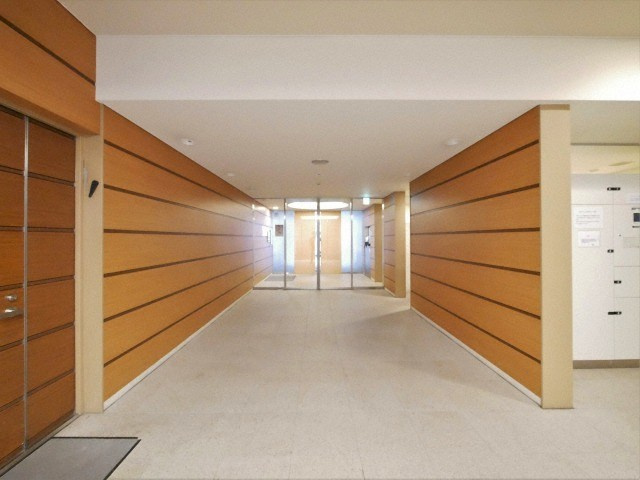 ポートヴィラ靭公園のロビー