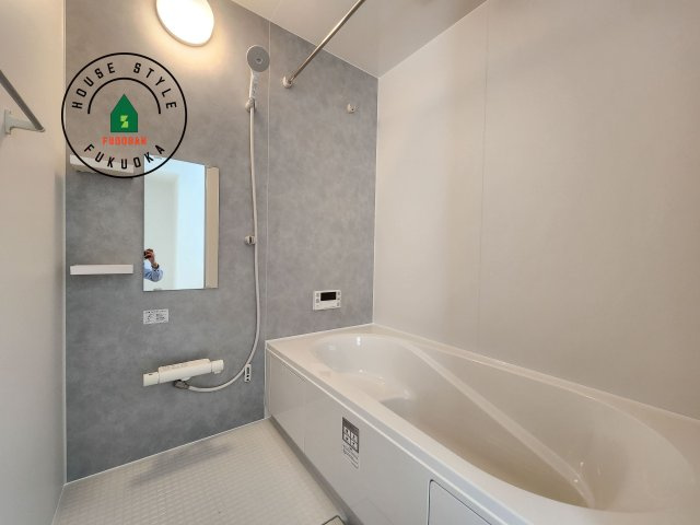 福岡市南区鶴田4丁目第4-3棟（3号棟）の浴室|1日の疲れを癒してくれる広々バスルーム。雨の日のお洗濯にも大活躍な浴室乾燥機付です！