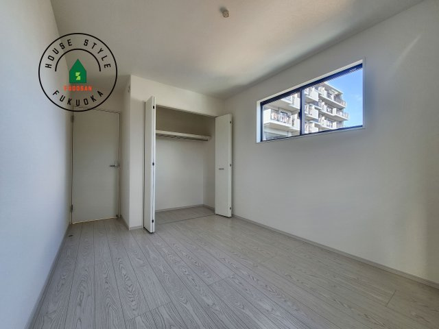 福岡市南区鶴田4丁目第4-3棟（3号棟）の洋室|落ち着いた色調の洋室です。