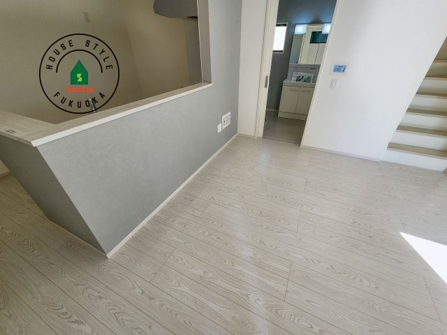 福岡市南区鶴田4丁目第4-3棟（3号棟）のダイニング|キッチンから立ち込める香りが今日の料理を期待させます。