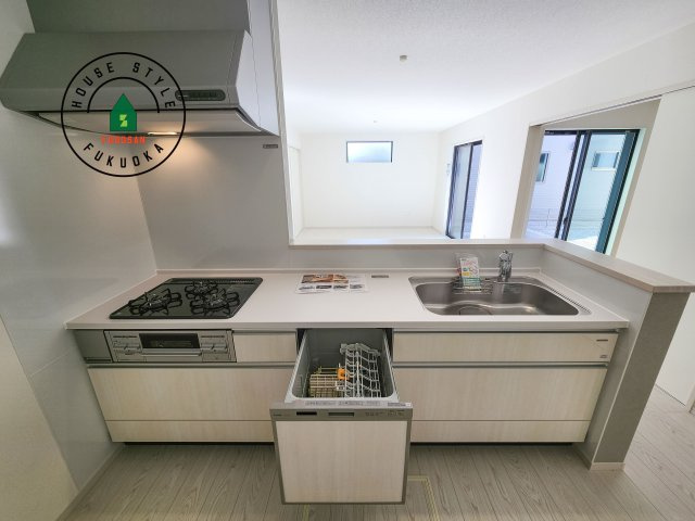 福岡市南区鶴田4丁目第4-3棟（3号棟）のキッチン|キッチン。グリル・食器洗い乾燥機・浄水器も完備。