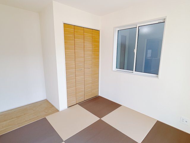 【新築戸建】高崎市新町の和室|和室でしか味わえない畳ならではの香りや素材で和のやすらぎを感じてください♪畳にはリラックス効果があるといわれています。のんびりするならやっぱり和室が一番ですね♪