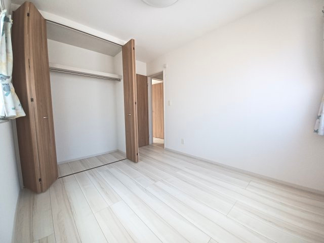 東松山市六軒町　中古戸建の洋室|2階洋室5.25帖