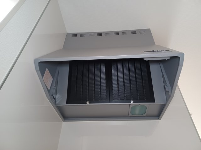 東松山市六軒町　中古戸建のキッチン|お手入れされている換気扇