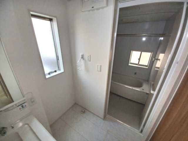 東松山市六軒町　中古戸建のランドリースペース