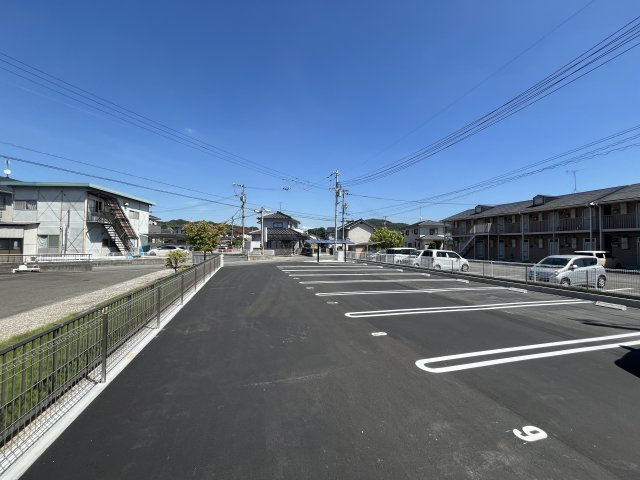 カルコーサの駐車場