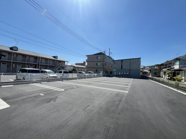 カルコーサの駐車場