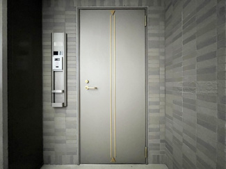 【その他共用部分】 | 皆様をお迎えする、お部屋の玄関ドア。開けやすさや開放角度、ドアノブの操作しやすさや鍵の形状などを、現地で一度ご確認ください。～即日のご見学可能～　お問合せはお気軽にどうぞ。