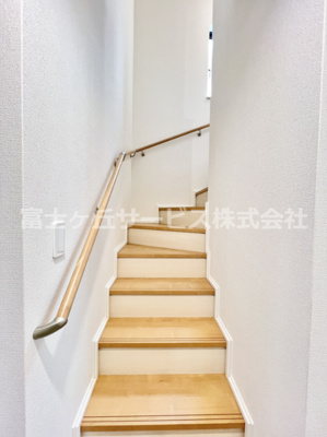 【その他】 | 裾野市石脇 B号棟 | 階段です