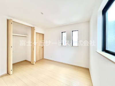 【洋室】 | 裾野市石脇 B号棟 | 6.12帖の洋室です