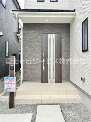 【エントランス】 | 裾野市石脇 B号棟 | エントランスです