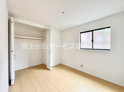 【洋室】 | 裾野市石脇 D号棟 | 5.25帖のサービスルームです