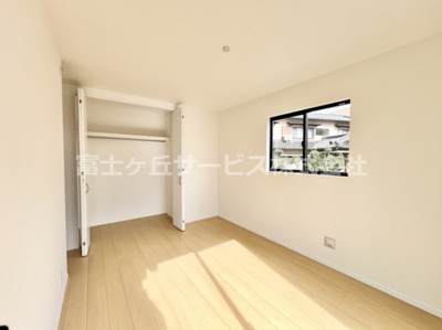 【寝室】 | 裾野市石脇 D号棟 | 7.25帖の寝室です