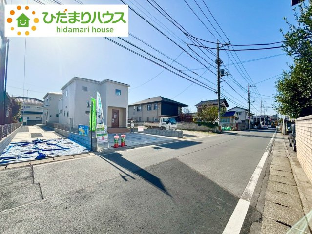 野田市中根2期　新築戸建　1号棟の前面道路含む現地写真|隣地との距離が広く、開放的な生活が出来そうです♪