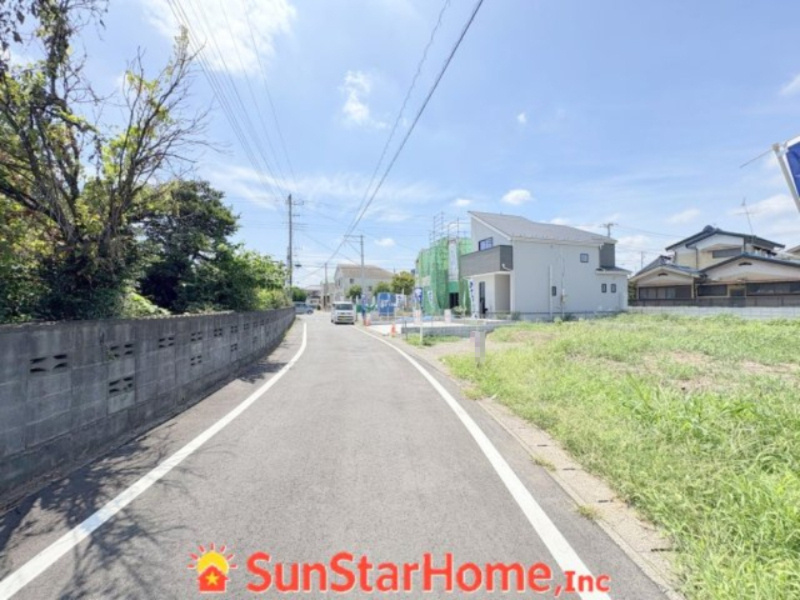 【サンスターホーム】瑞穂町二本木　1号地　売地の前面道路含む現地写真